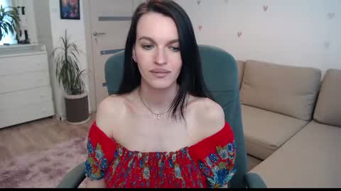 Snapshot of lilliyves chatting on 07-09-26, 05:39 lilliyves online show from 07-09-26, 05:39
