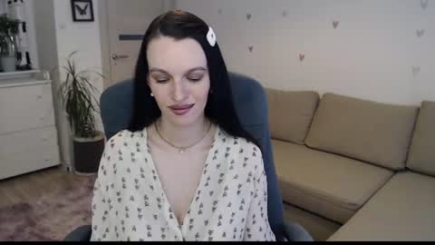 Snapshot of lilliyves chatting on 07-20-26, 04:53 lilliyves online show from 07-20-26, 04:53