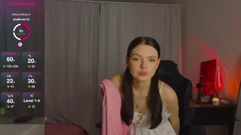 Snapshot of lillly_meow_ chatting on 05-31-26, 08:32 Lilia online show from 05-31-26, 08:32