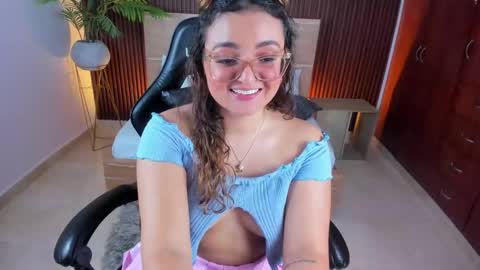Snapshot of lilly_ass chatting on 02-08-25, 10:51 L I L L Y online show from 02-08-25, 10:51