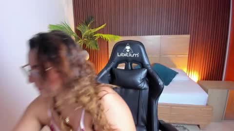 Snapshot of lilly_ass chatting on 02-24-25, 03:09 L I L L Y online show from 02-24-25, 03:09