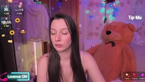 Snapshot of lilly_black888 chatting on 12-16-24, 04:02 Lilly online show from 12-16-24, 04:02