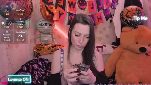 Snapshot of lilly_black888 chatting on 10-21-25, 07:03 Lilly online show from 10-21-25, 07:03