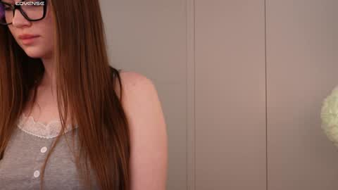 Lilly Colins online show from 01-31-25, 06:03