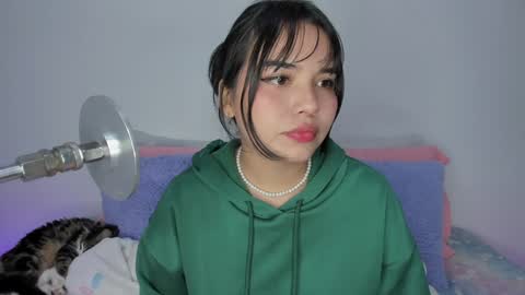 Snapshot of lilly_kinky chatting on 01-26-25, 02:35 Lilly online show from 01-26-25, 02:35