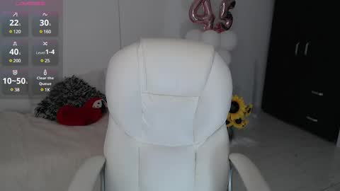 Lilly online show from 01-31-25, 01:54