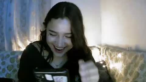 Sey - Lilly  online show from 01-08-26, 06:05