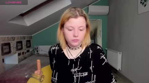 Snapshot of lillydepp chatting on 12-15-24, 01:11 Lilly Depp online show from 12-15-24, 01:11