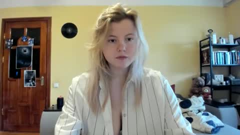 Lilly Depp online show from 04-10-26, 01:49