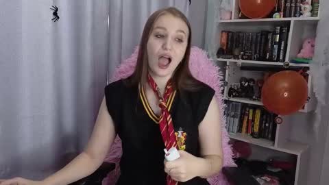 Snapshot of lillyfan_x chatting on 11-02-25, 04:59 LillyFan X online show from 11-02-25, 04:59