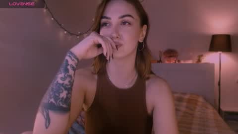 LillyFarey online show from 10-10-25, 05:45