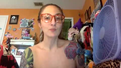 hi guys im back on here 3 online show from 11-19-25, 08:09