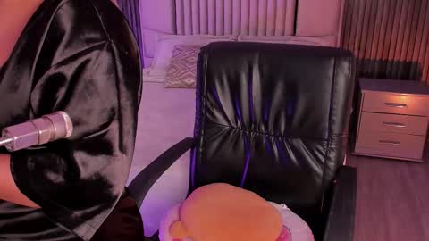 Lilly Ortiz online show from 03-13-26, 08:04