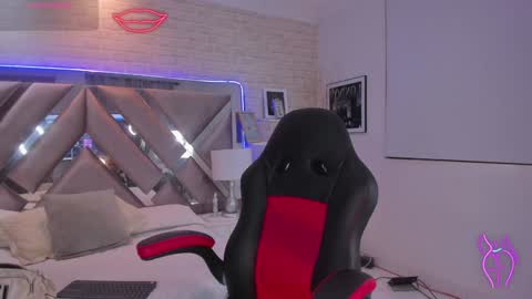 Lilly online show from 01-03-25, 02:19