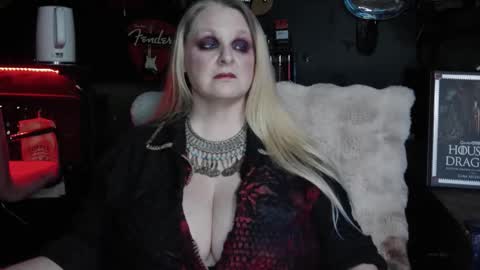 Snapshot of lillyth chatting on 01-07-26, 06:27 Lillyth Eden online show from 01-07-26, 06:27