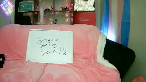 lillyVonT online show from 10-05-25, 10:07