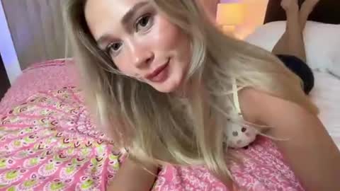 Snapshot of lillyyfaithh chatting on 06-09-26, 08:59 lilly online show from 06-09-26, 08:59