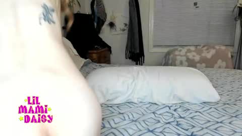 Snapshot of lilmamidaisy chatting on 05-10-26, 05:34 Daisy Bby online show from 05-10-26, 05:34