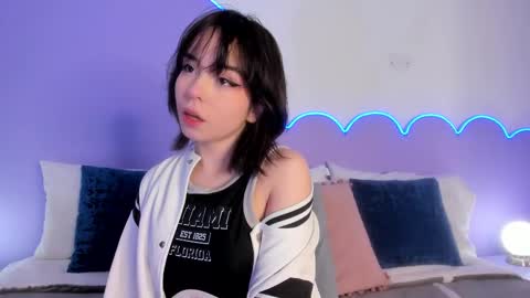 Snapshot of lilou_albrecht chatting on 03-10-25, 11:42 Lilou online show from 03-10-25, 11:42