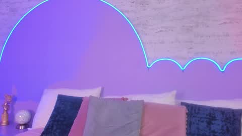 Snapshot of lilou_albrecht chatting on 09-13-25, 12:05 Lilou online show from 09-13-25, 12:05