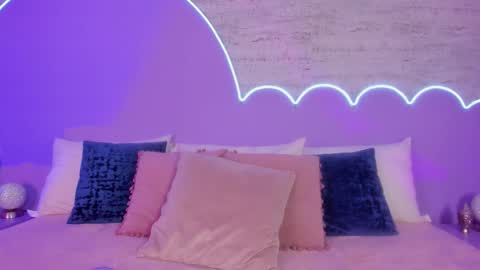 Snapshot of lilou_albrecht chatting on 11-14-25, 12:15 Lilou online show from 11-14-25, 12:15