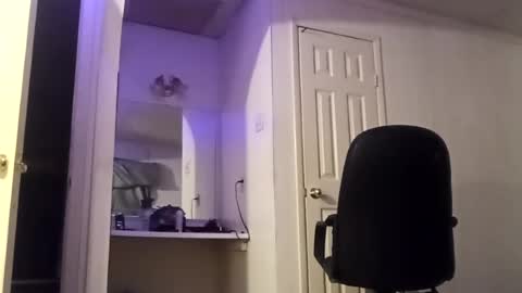 Snapshot of lilrissbaby chatting on 06-16-26, 06:05 lilrissbaby online show from 06-16-26, 06:05