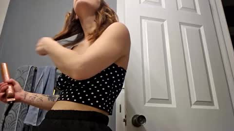 Snapshot of lilsirens11ut chatting on 12-15-25, 06:23 lilsirens11ut online show from 12-15-25, 06:23