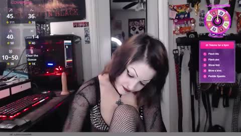 Snapshot of lilsuccubus666 chatting on 01-24-25, 07:28 Jinx Pierrot online show from 01-24-25, 07:28