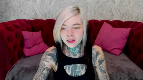 Snapshot of lilu_kayden chatting on 01-15-25, 11:00 Little slave Kayden online show from 01-15-25, 11:00