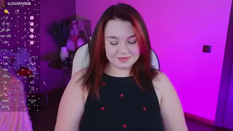 Snapshot of lilumytrend chatting on 11-19-25, 12:05 Lilu online show from 11-19-25, 12:05