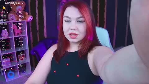 Snapshot of lilumytrend chatting on 12-02-25, 12:21 Lilu online show from 12-02-25, 12:21