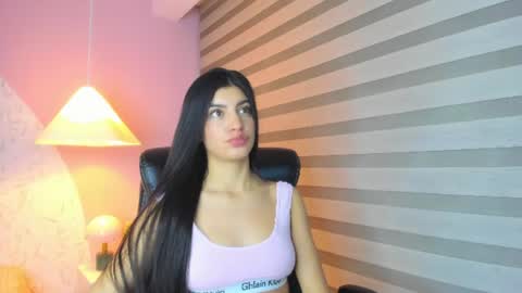 Snapshot of lily__10 chatting on 06-12-26, 08:41 Lily online show from 06-12-26, 08:41