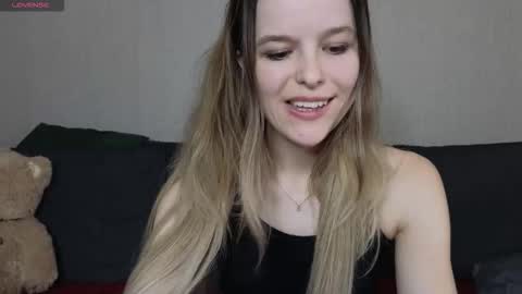 Snapshot of lily_and_jake chatting on 09-24-25, 07:33 lily_and_jake online show from 09-24-25, 07:33