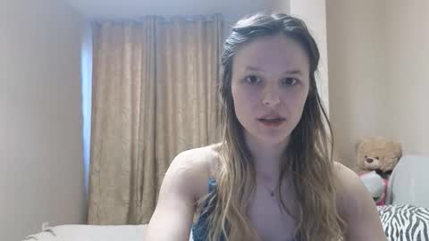 Snapshot of lily_and_jake chatting on 12-15-25, 07:12 lily_and_jake online show from 12-15-25, 07:12