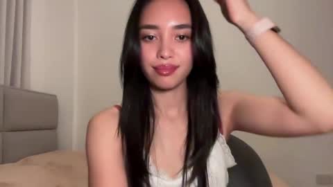 Lily online show from 04-21-26, 08:23