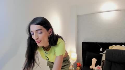 Snapshot of lily_cash1 chatting on 10-06-25, 09:01 lily_cash1 online show from 10-06-25, 09:01