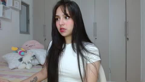 Snapshot of lily_crushx chatting on 01-07-25, 07:52 Lirio online show from 01-07-25, 07:52