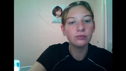 Snapshot of lily_ember chatting on 09-21-25, 07:37 lily_ember online show from 09-21-25, 07:37