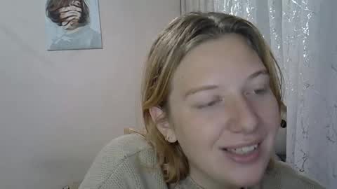 Snapshot of lily_ember chatting on 10-01-25, 08:37 lily_ember online show from 10-01-25, 08:37