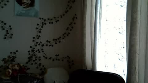 Snapshot of lily_ember chatting on 10-14-25, 10:05 lily_ember online show from 10-14-25, 10:05