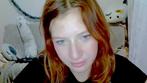 Snapshot of lily_ember chatting on 12-17-25, 06:58 lily_ember online show from 12-17-25, 06:58