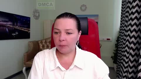 Lily online show from 05-20-26, 05:57