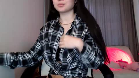 Snapshot of lily_litle chatting on 10-30-25, 11:22 Lily Litle online show from 10-30-25, 11:22