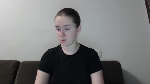 lily_love_x online show from 02-02-25, 11:21