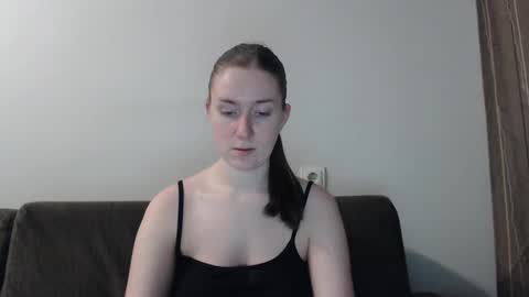 lily_love_x online show from 02-26-25, 11:37