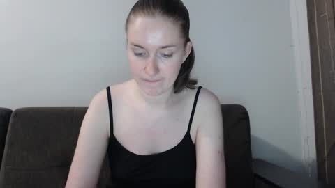 lily_love_x online show from 10-12-25, 10:20