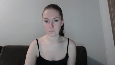 lily_love_x online show from 10-14-25, 10:43