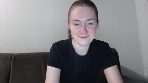 lily_love_x online show from 12-01-25, 10:26