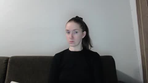 lily_love_x online show from 12-19-25, 03:02