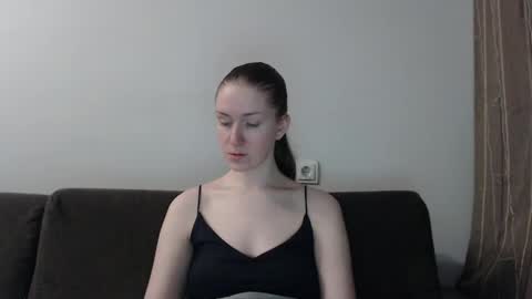 lily_love_x online show from 04-17-26, 12:35